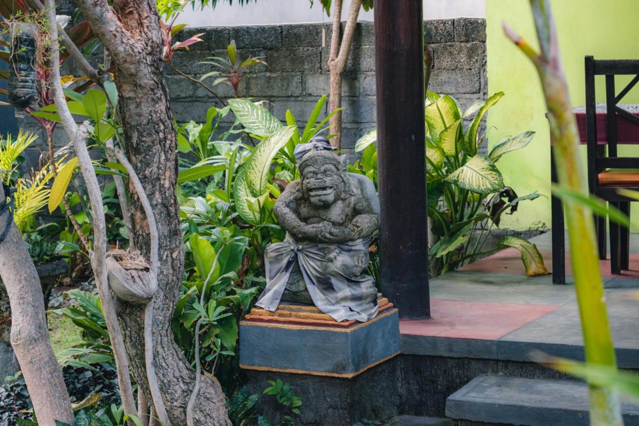 Giri Sari Guest House Pemuteran Esterno foto