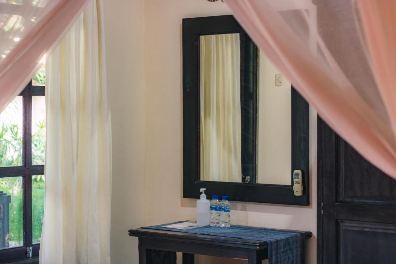 Giri Sari Guest House Pemuteran Esterno foto