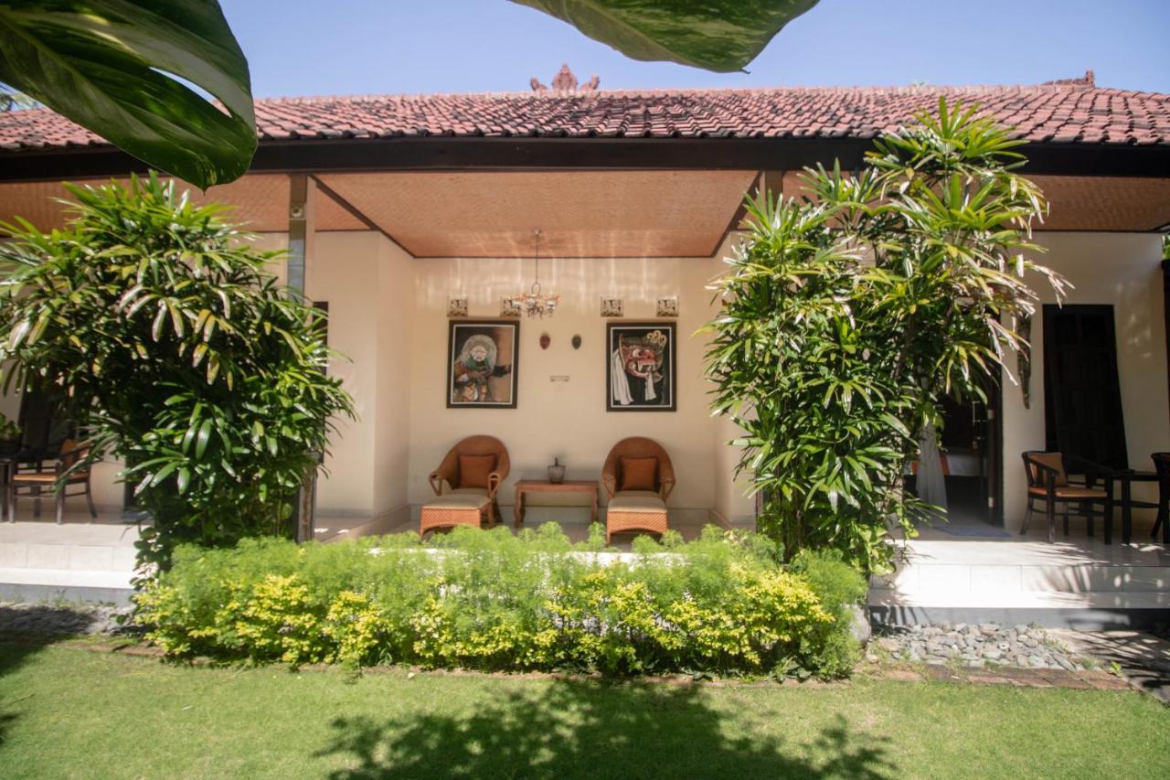 Giri Sari Guest House Pemuteran Esterno foto