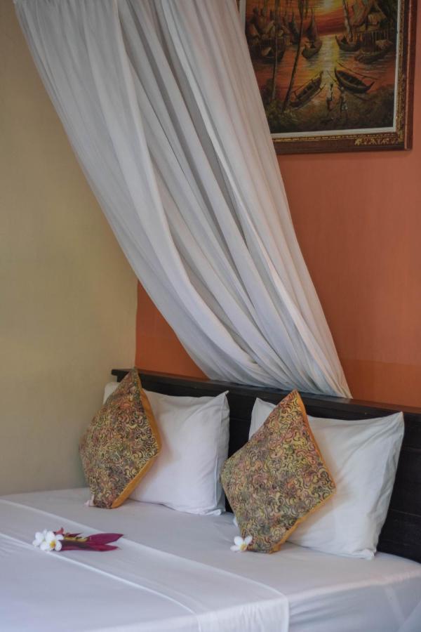 Giri Sari Guest House Pemuteran Esterno foto