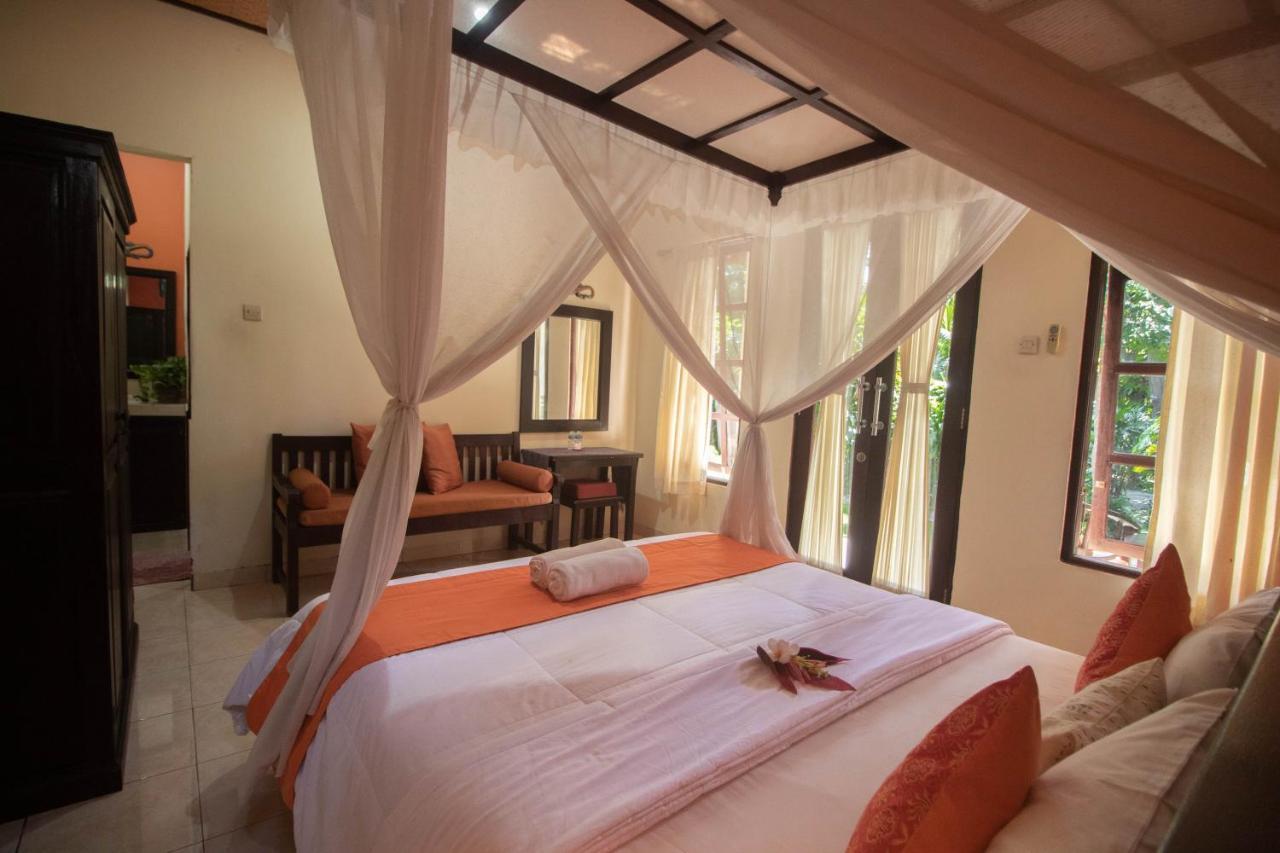 Giri Sari Guest House Pemuteran Esterno foto