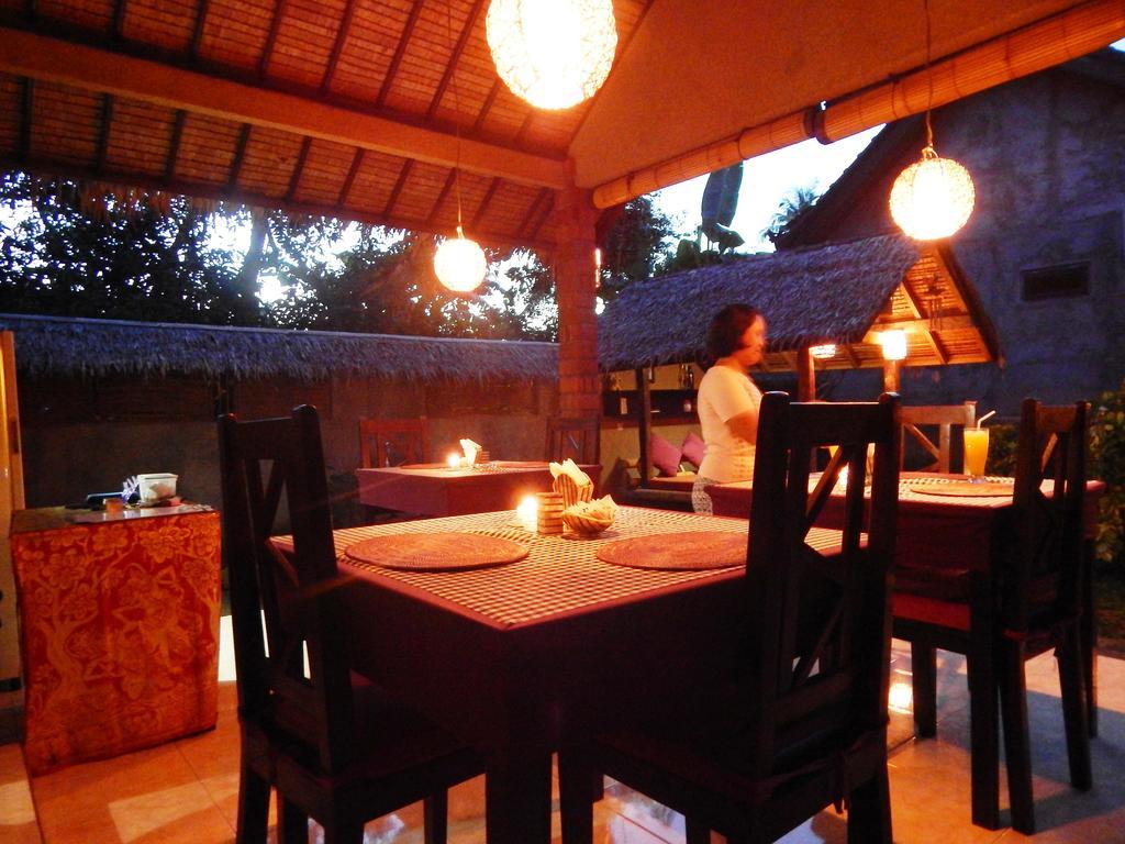 Giri Sari Guest House Pemuteran Esterno foto