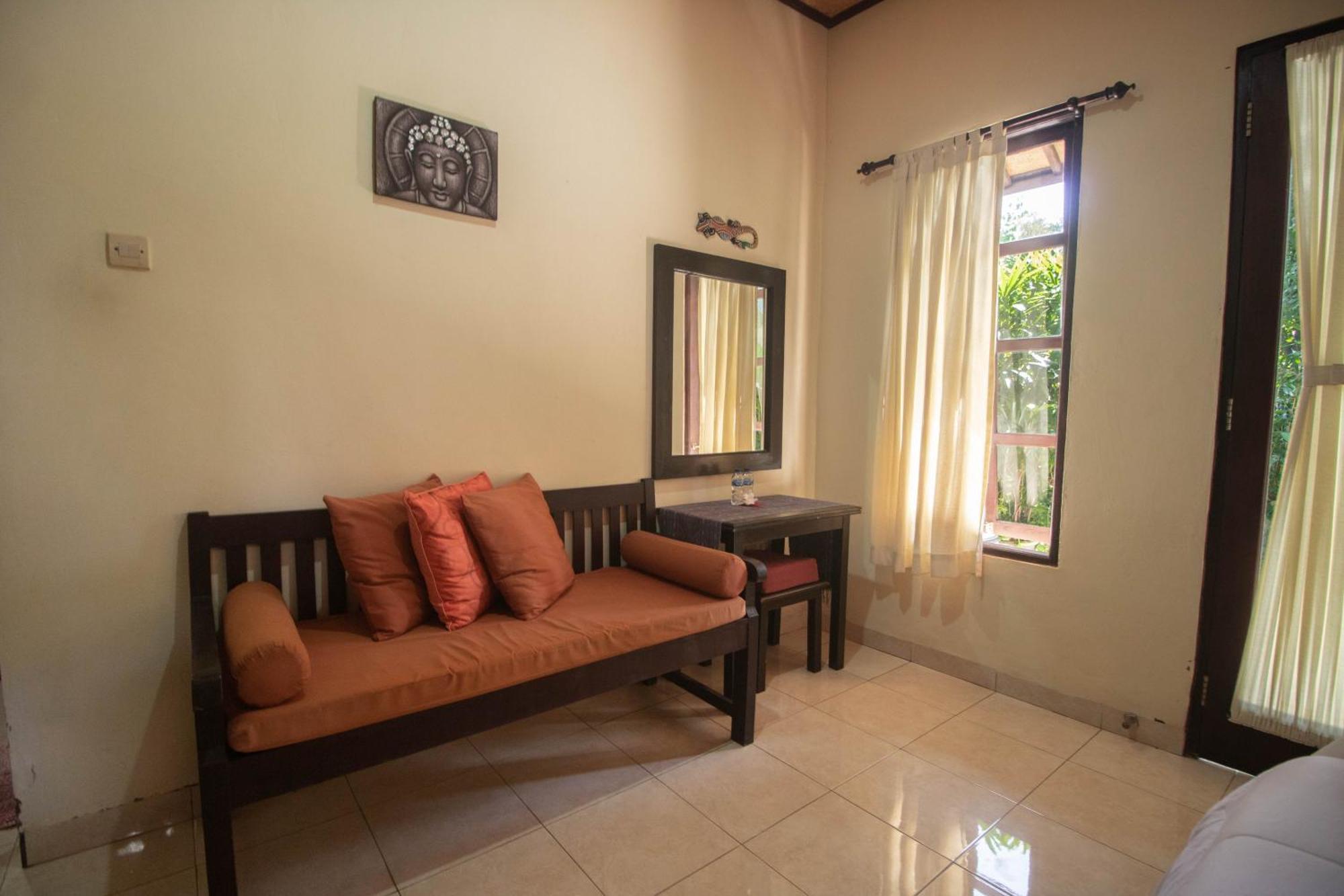 Giri Sari Guest House Pemuteran Esterno foto