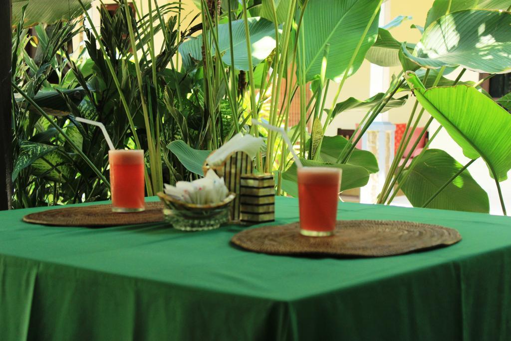 Giri Sari Guest House Pemuteran Esterno foto