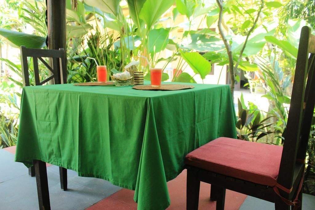 Giri Sari Guest House Pemuteran Esterno foto