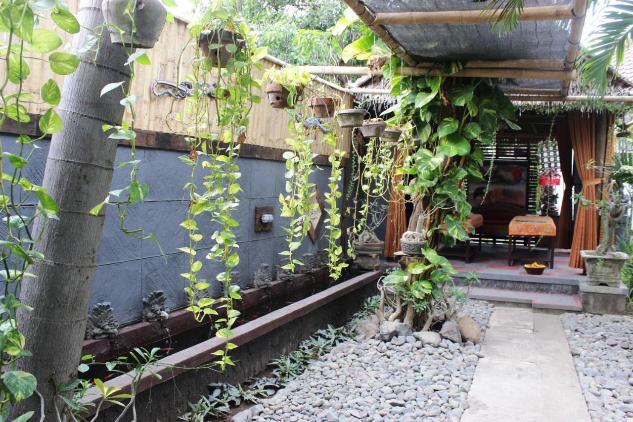 Giri Sari Guest House Pemuteran Esterno foto