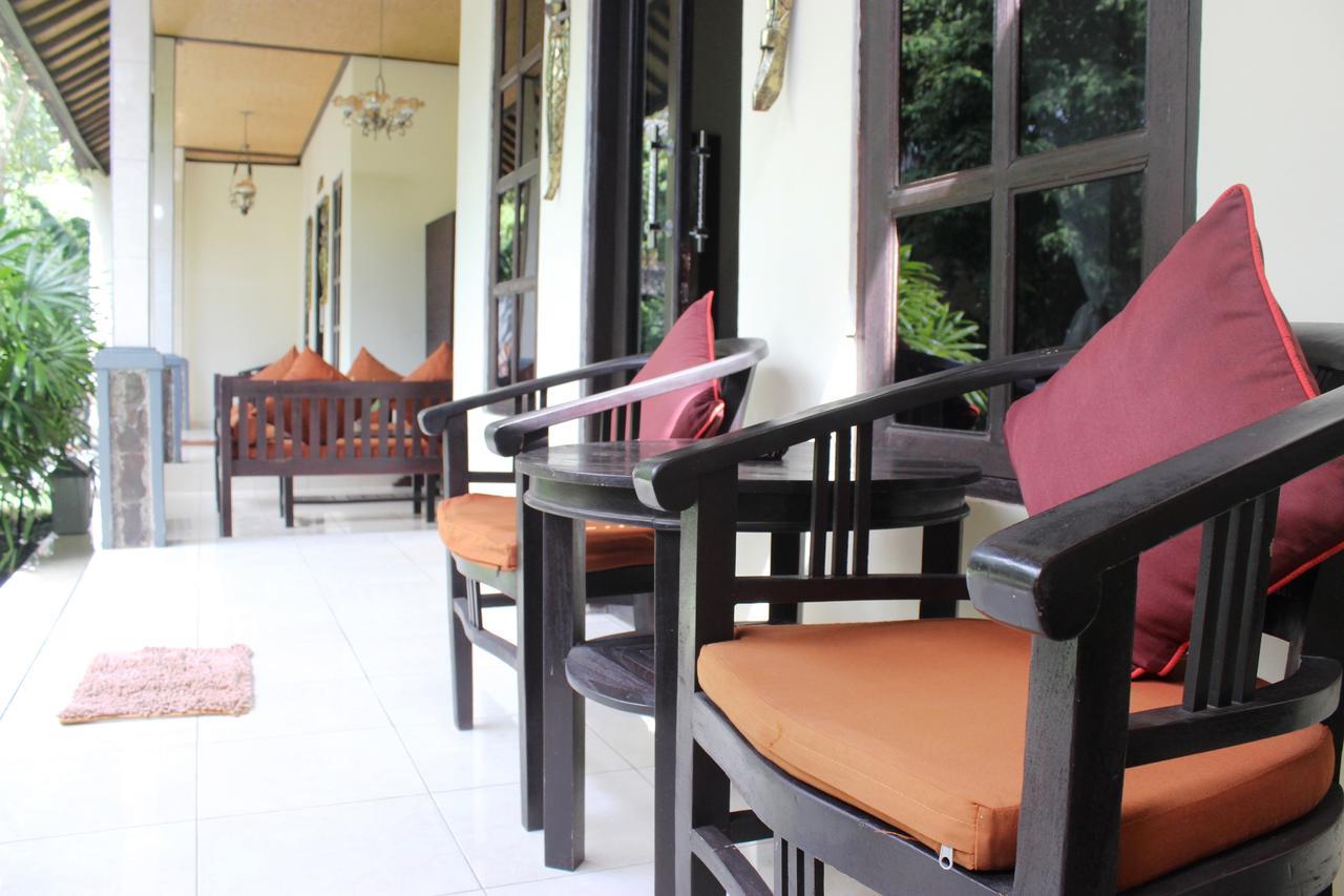 Giri Sari Guest House Pemuteran Esterno foto